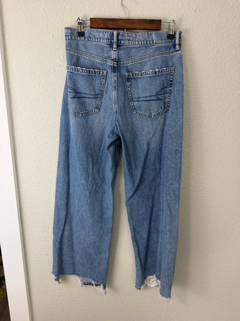 American Eagle Light blue super high rise baggy wide leg jeans 4 Short - Picture 2 of 7